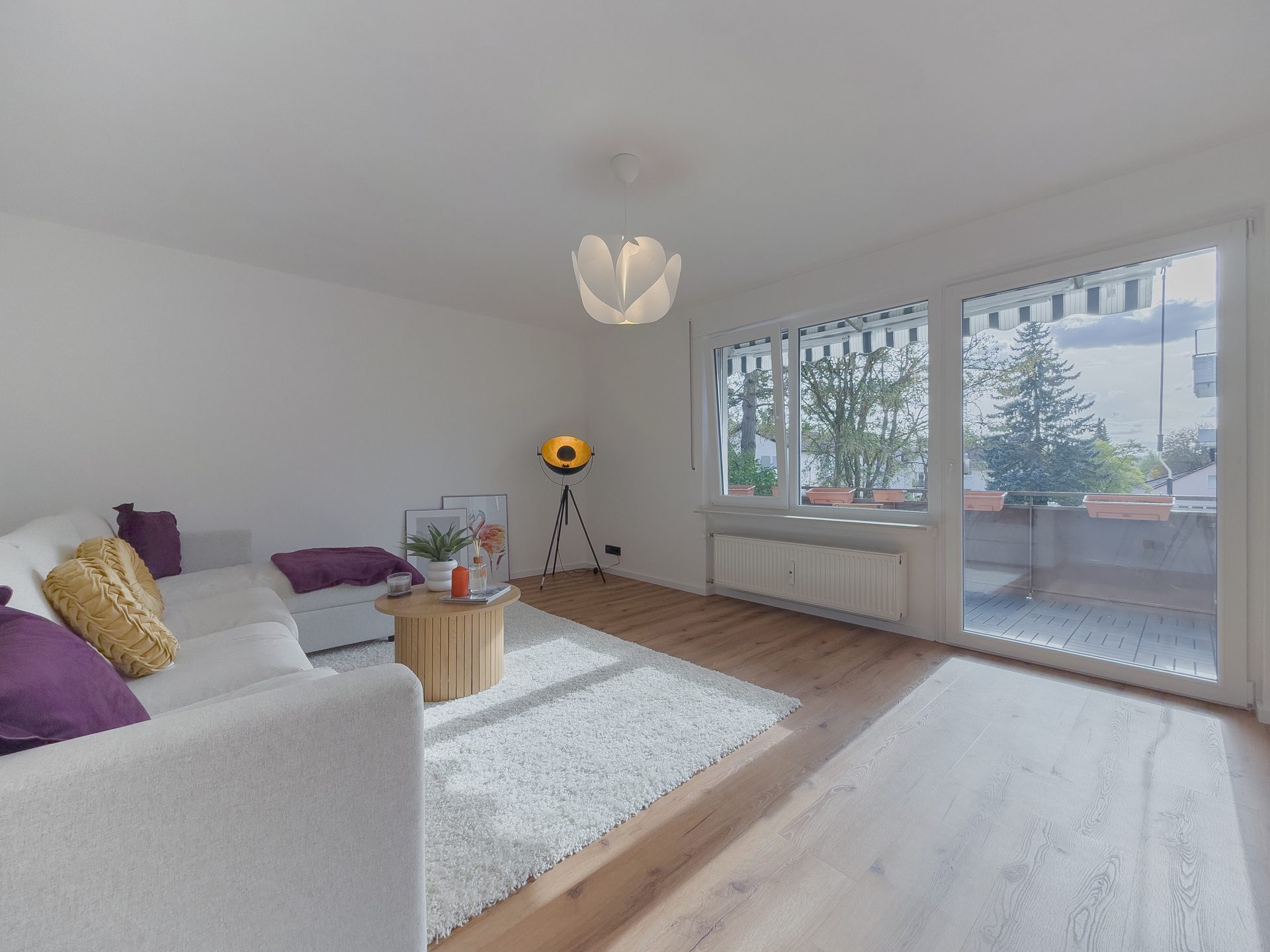 Immobilienangebot - Bad Dürrheim - Alle - Exklusiv modernisiert:
3,5-Zi.-Eigentumswohnung mit Westbalkon in Top-Lage von Bad Dürrheim