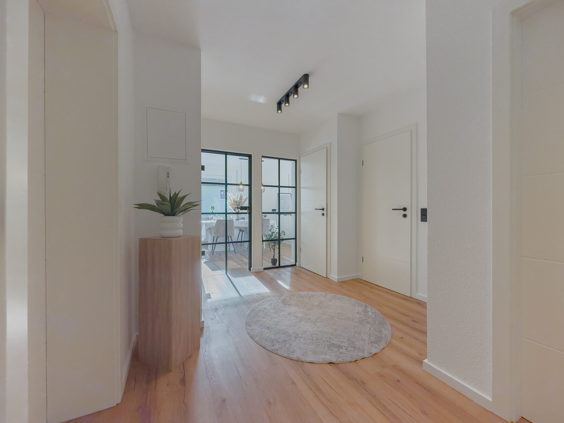 Immobilienangebot - Bad Dürrheim - Alle - Exklusiv modernisiert:
3,5-Zi.-Eigentumswohnung mit Westbalkon in Top-Lage von Bad Dürrheim