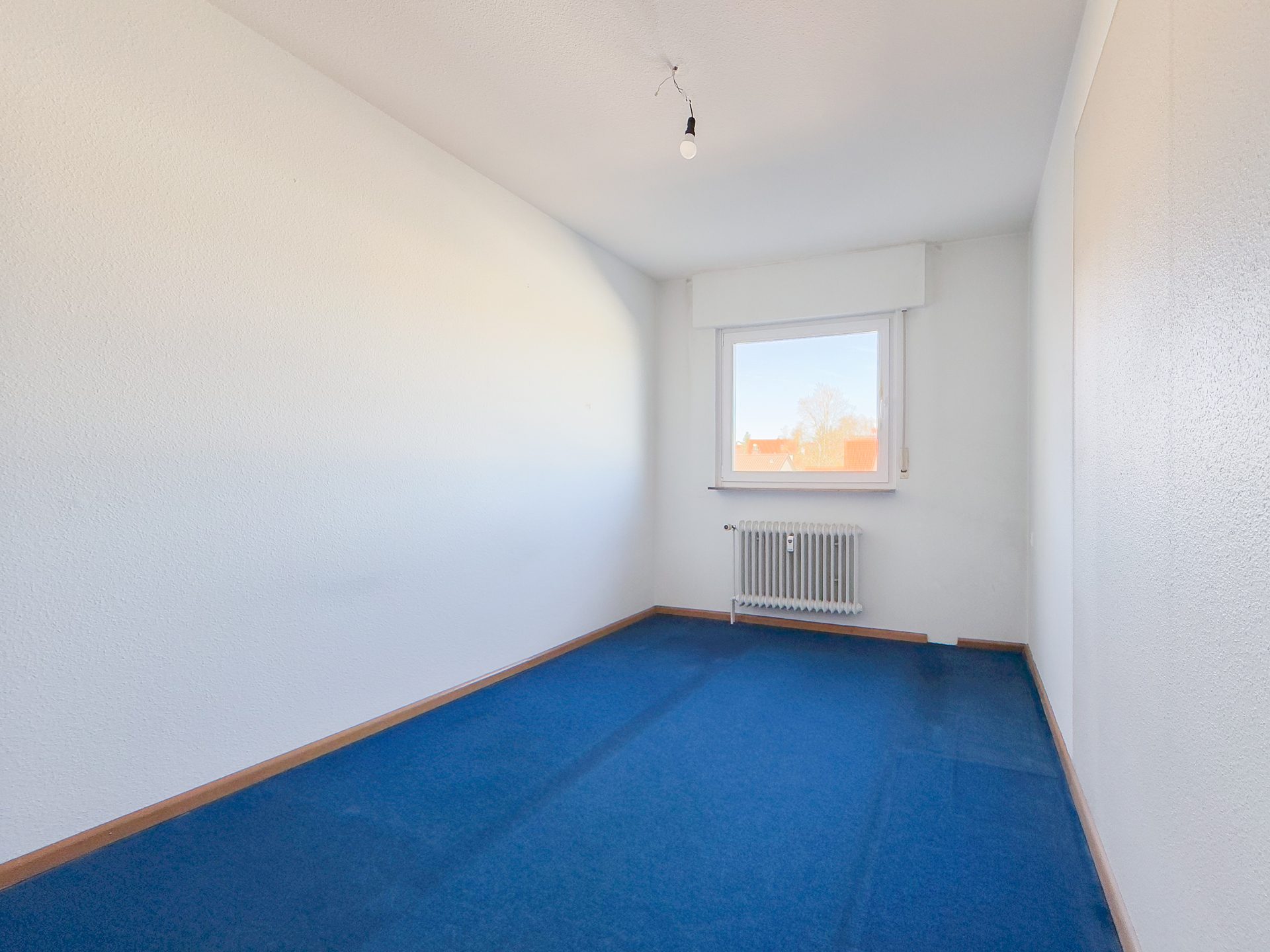Immobilienangebot - Villingen-Schwenningen - Alle - Bevorzugte Lage, großer Wohnbereich,  sonniger SW-Balkon, TG-Platz, neue Heizung, sofort bezugsfrei!