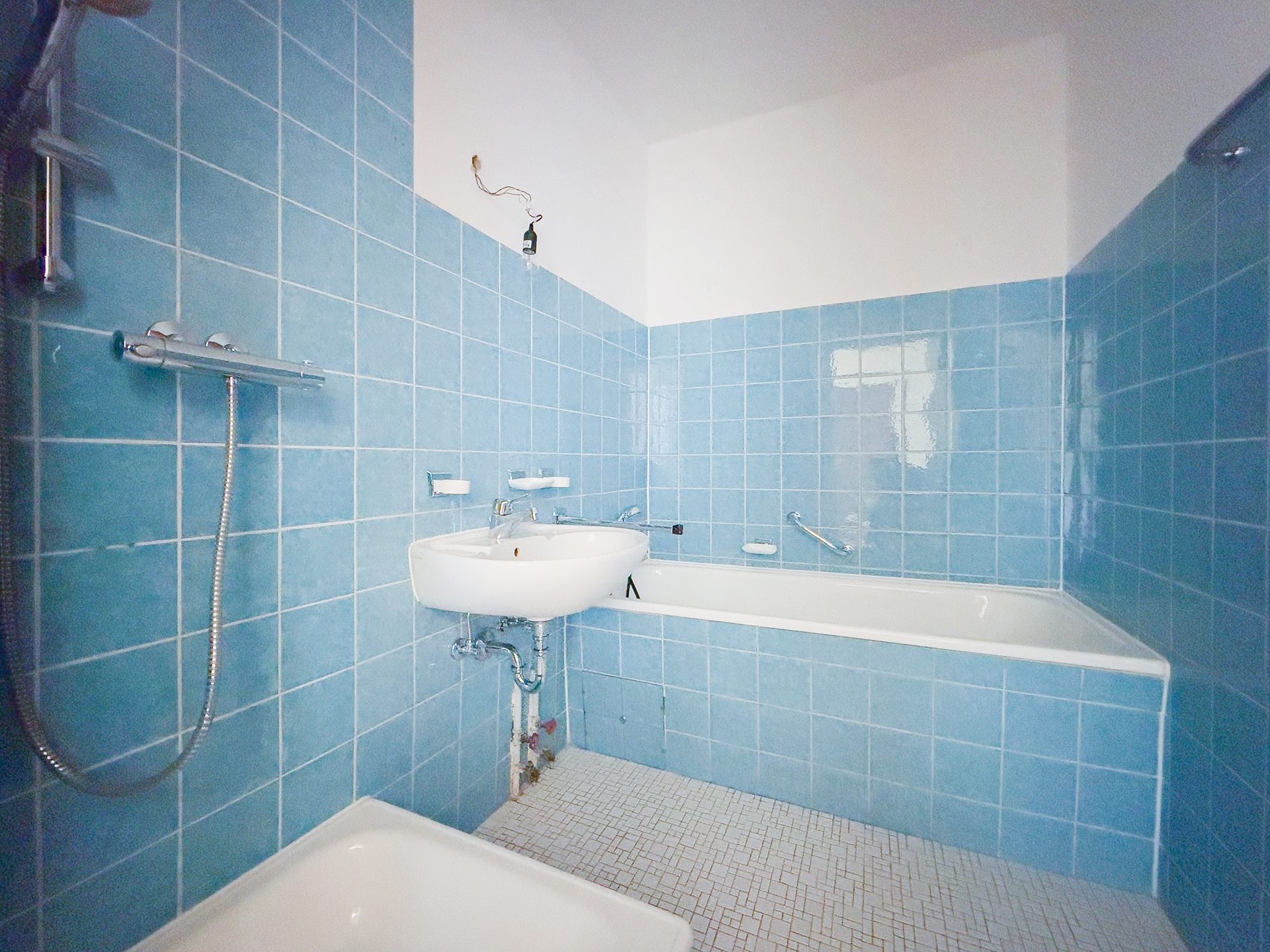 Immobilienangebot - Villingen-Schwenningen - Alle - Bevorzugte Lage, großer Wohnbereich,  sonniger SW-Balkon, TG-Platz, neue Heizung, sofort bezugsfrei!