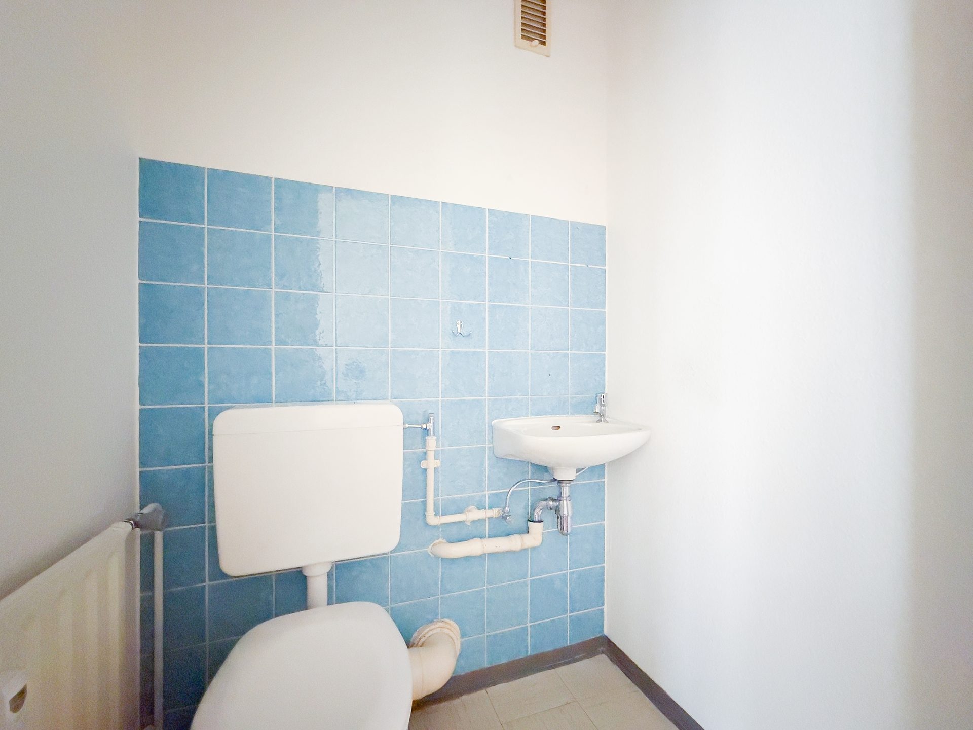 Immobilienangebot - Villingen-Schwenningen - Alle - Bevorzugte Lage, großer Wohnbereich,  sonniger SW-Balkon, TG-Platz, neue Heizung, sofort bezugsfrei!