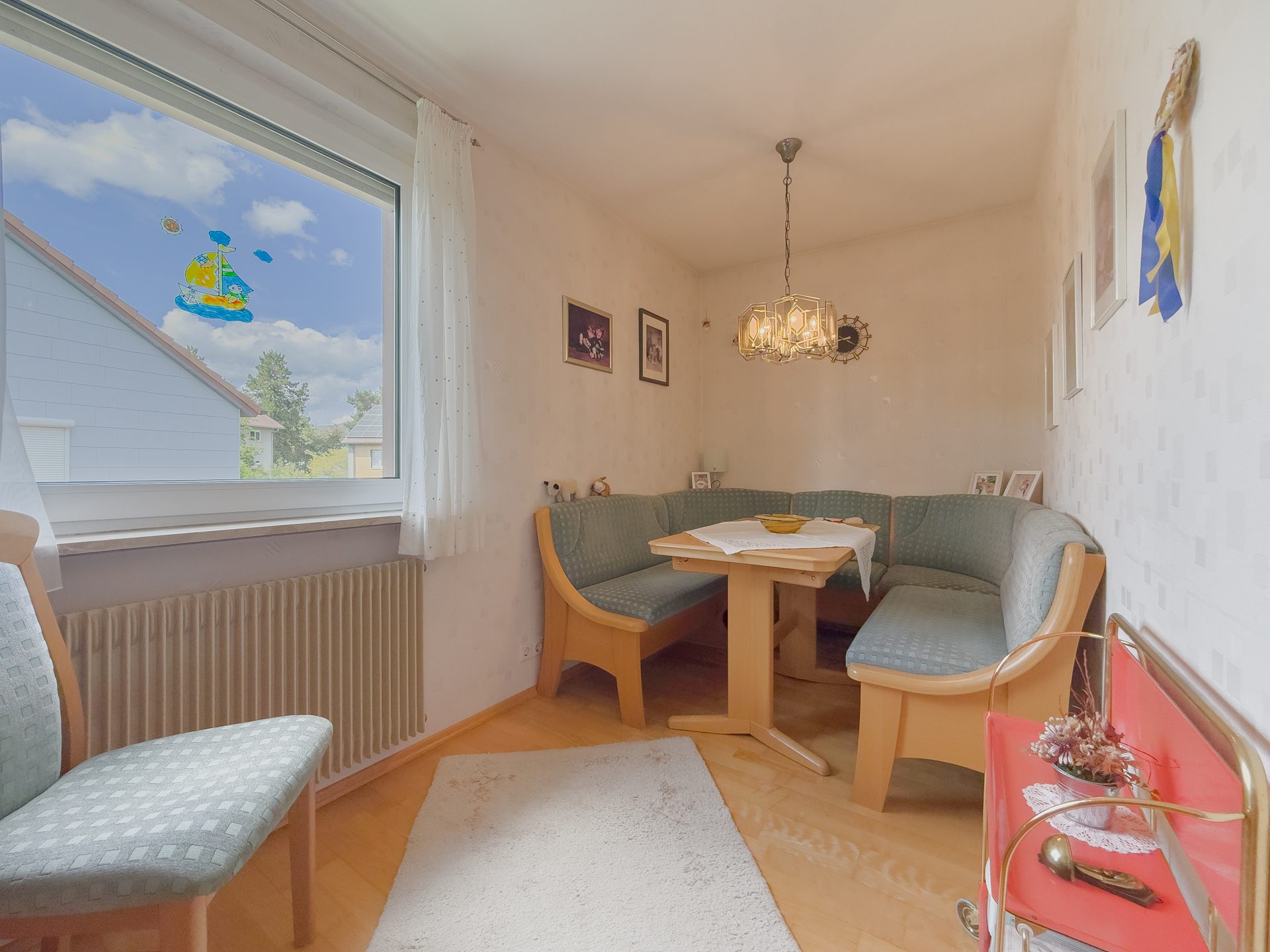 05 OG Esszimmer Immobilienangebot - Villingen-Schwenningen - Alle - Vielseitiges Reihen-Endhaus auf drei Ebenen; 8 Zimmer, großer Garten & attraktive Lage im Goldenbühl