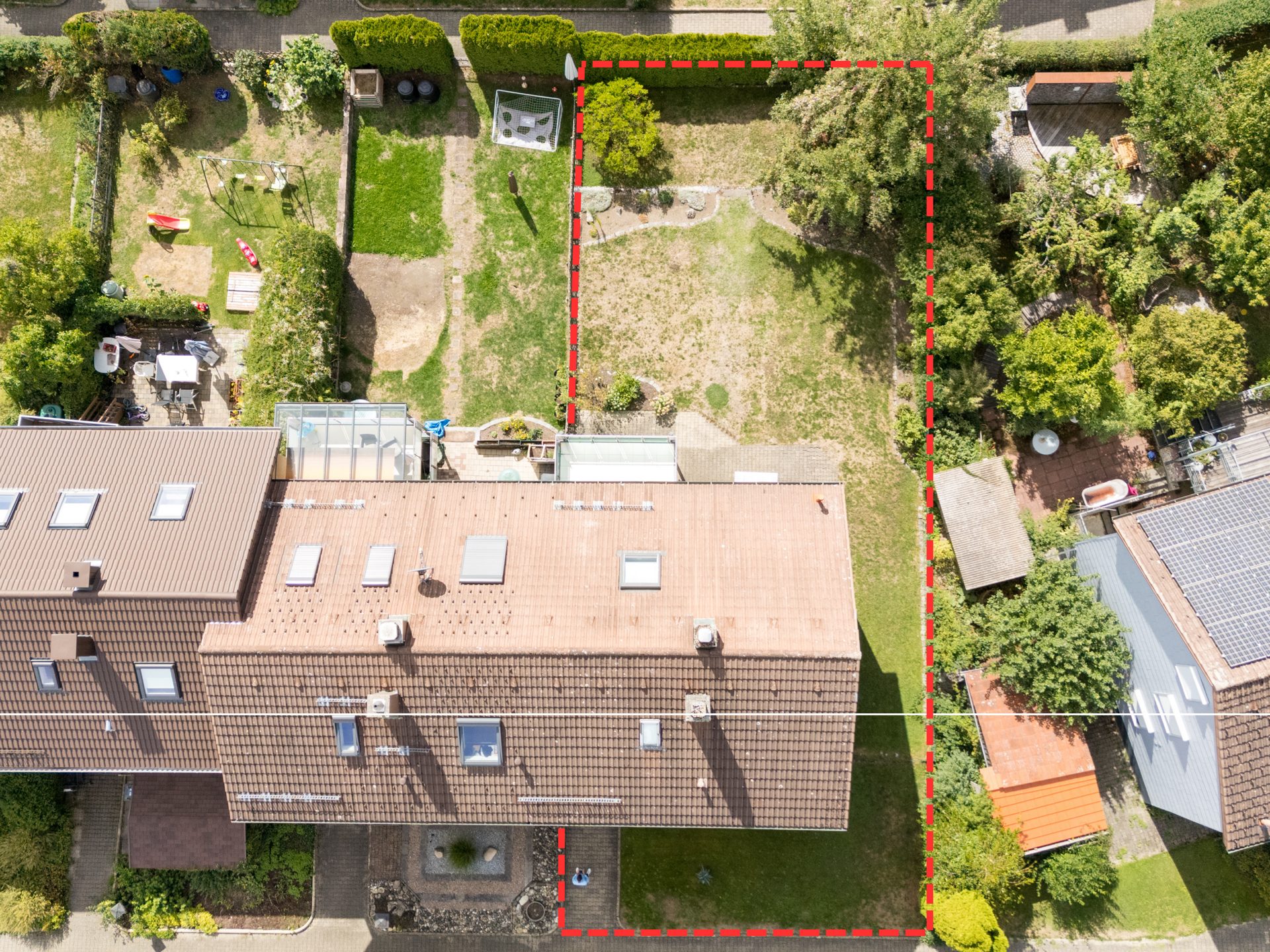 21 Vogelperspektive Immobilienangebot - Villingen-Schwenningen - Alle - Vielseitiges Reihen-Endhaus auf drei Ebenen; 8 Zimmer, großer Garten & attraktive Lage im Goldenbühl