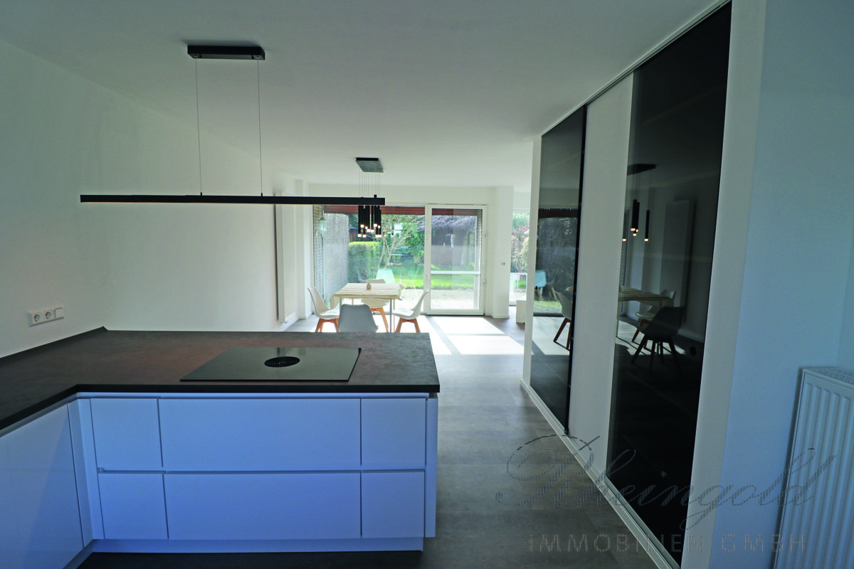 Immobilienangebot - Köln - Häuser - Offenes Wohnen, ruhige Lage, Garten, ...
Das perfekte Familienhaus: Einziehen statt modernisieren