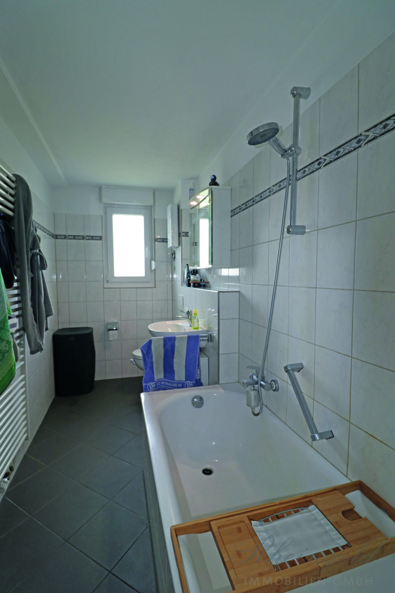 Immobilienangebot - Köln - Häuser - Beste Klettenberger Lage -  Solide Anlage: 
8  Mietwohnungen. Mietsteigerungspotenzial