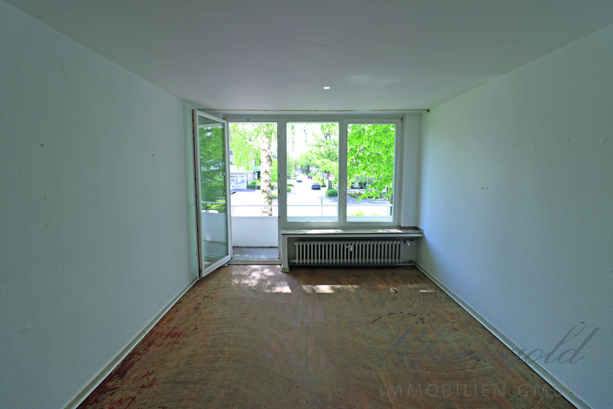 Immobilienangebot - Bonn - Wohnungen - Gut geschnittene 4-Zimmer-Wohnung mit modernisiertem Bad:
mit 2 Balkone , Ruhig und gut angebunden