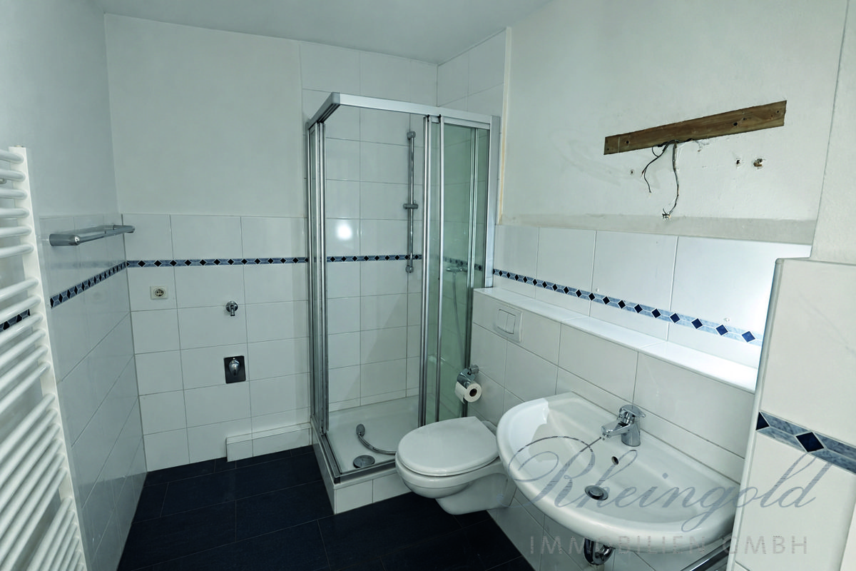 Immobilienangebot - Bonn - Wohnungen - Gut geschnittene 4-Zimmer-Wohnung mit modernisiertem Bad:
mit 2 Balkone , Ruhig und gut angebunden