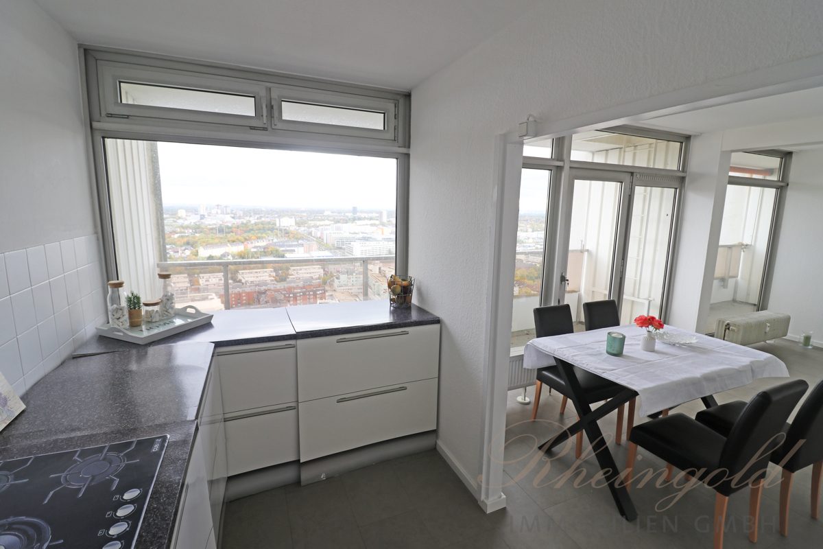 Immobilienangebot - Köln - Wohnungen - Großzügig wohnen: 1 Ebene & 1 Stellplatz Nutzen, andere Ebene & 3 Stellplätze refinanzieren Kosten
