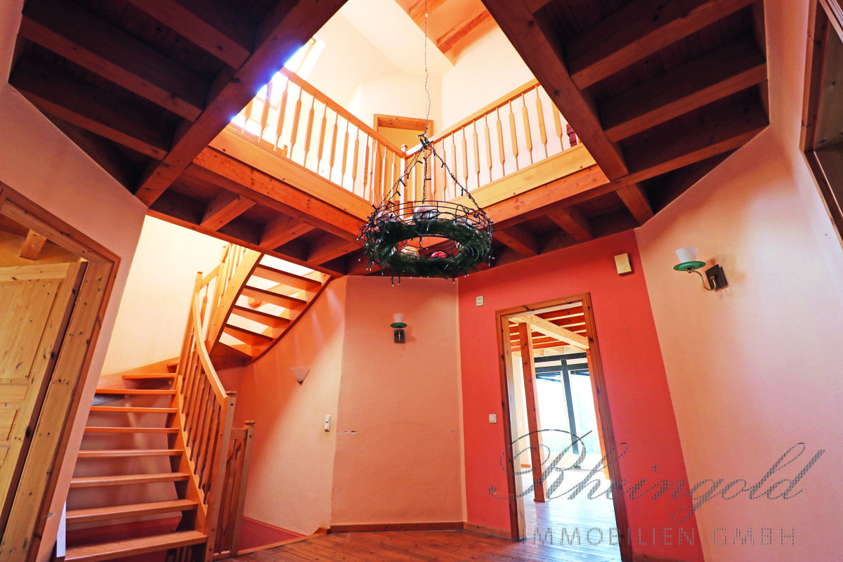 Immobilienangebot - Bergisch Gladbach - Häuser - Am Landschaftsschutzgebiet: Große Fenster & viel Licht: Platz für die Familie, mit Einliegerwohnung