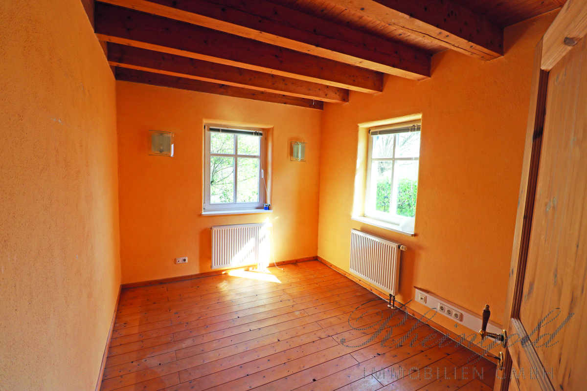 Immobilienangebot - Bergisch Gladbach - Häuser - Am Landschaftsschutzgebiet: Große Fenster & viel Licht: Platz für die Familie, mit Einliegerwohnung