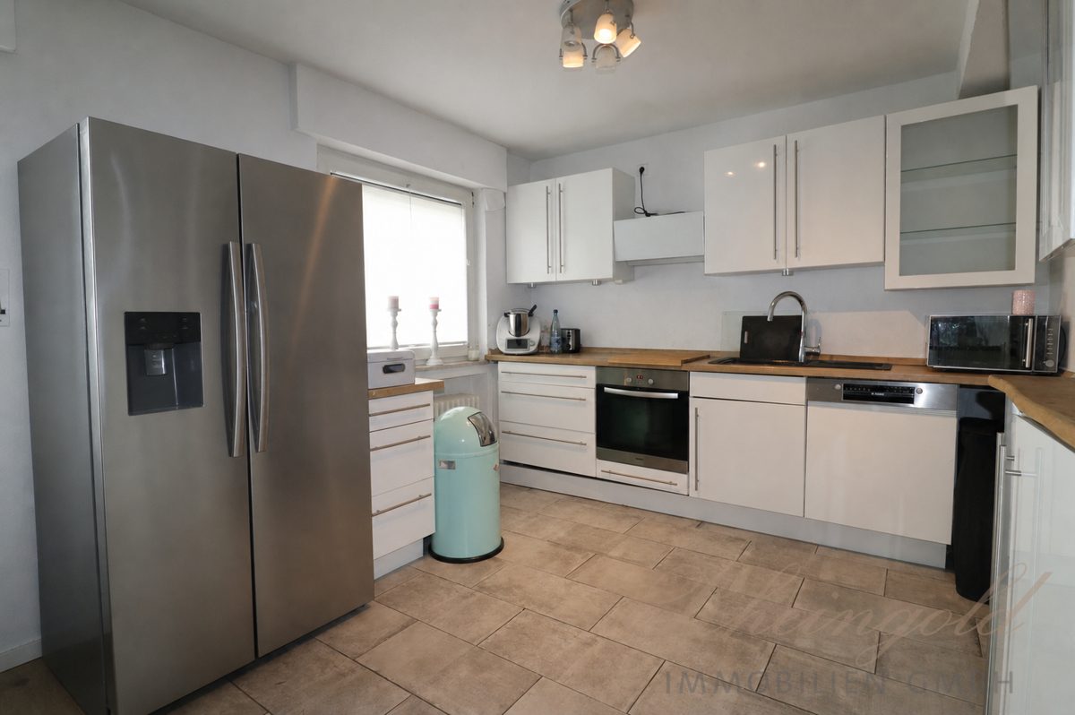 Immobilienangebot - Köln - Häuser - Ihr Investment mit Perspektive!
Mehrfamilienhaus mit 5 Eigentumswohnungen
im Kölner Westen.