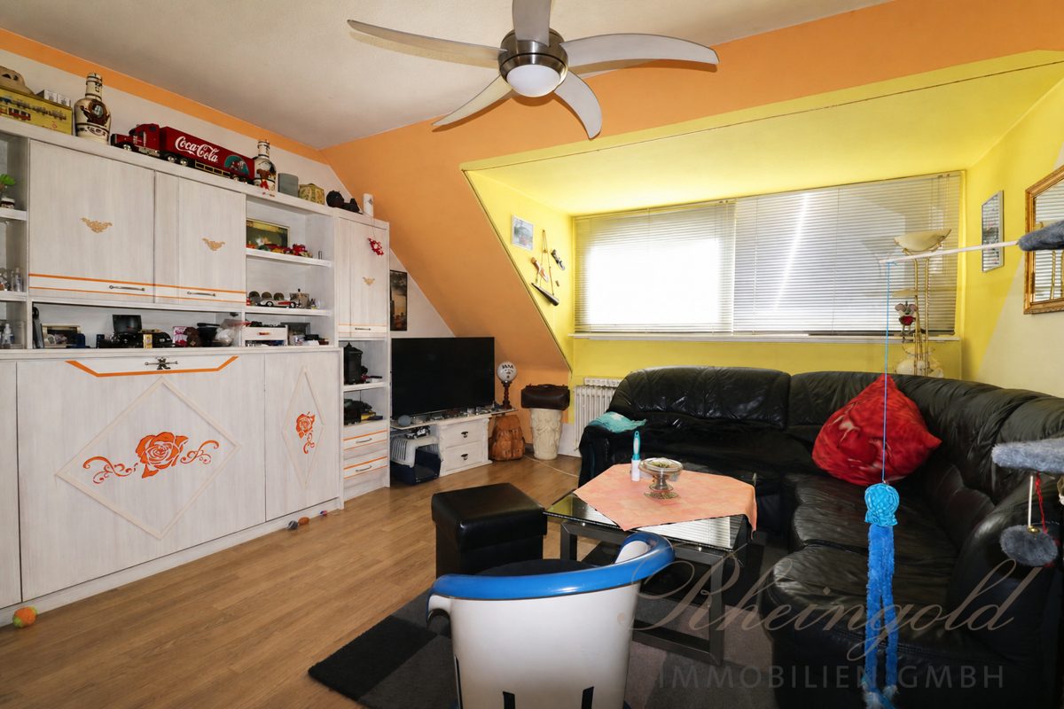 Immobilienangebot - Köln - Häuser - Ihr Investment mit Perspektive!
Mehrfamilienhaus mit 5 Eigentumswohnungen
im Kölner Westen.