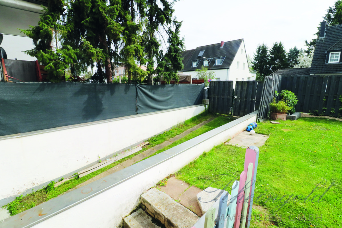 Immobilienangebot - Köln - Häuser - Ihr Investment mit Perspektive!
Mehrfamilienhaus mit 5 Eigentumswohnungen
im Kölner Westen.