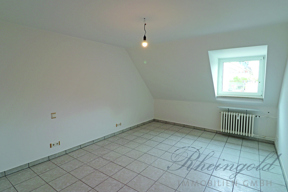 Immobilienangebot - Köln - Wohnungen - Griechenmarktviertel: Urbanes Wohnen im Dachgeschoss mit Loggia – keine Nachbarn über Ihnen!
