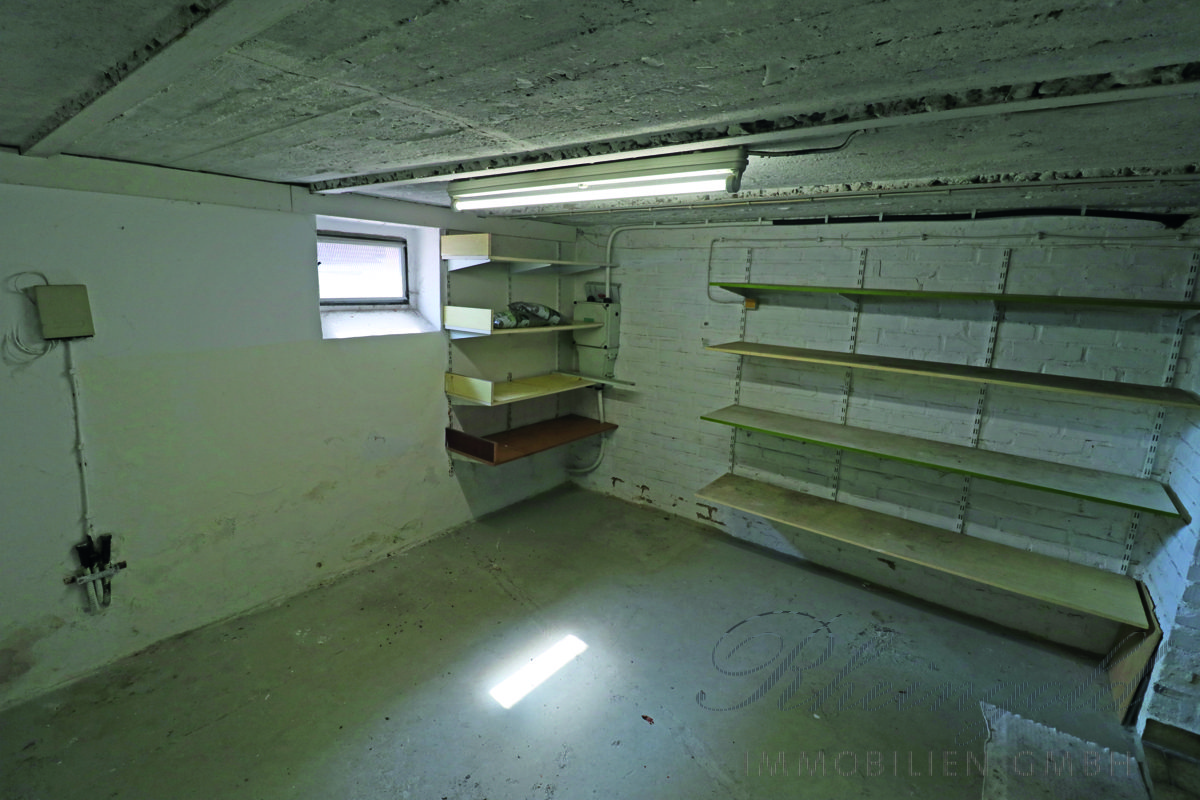 Immobilienangebot - Hürth - Häuser - Ein Haus, viele Möglichkeiten & Potenziale
MFH mit 3 ETW, Generationenwohnen, Eigennutzung, Invest.