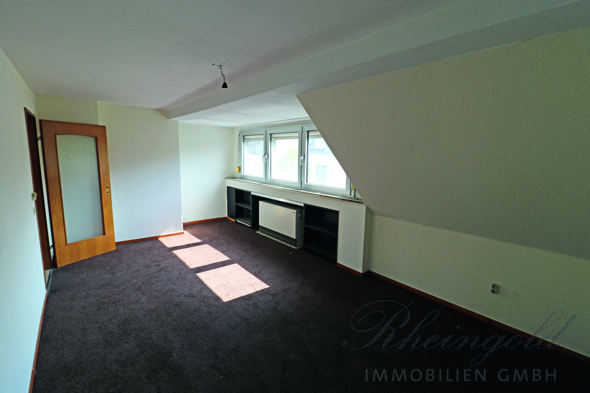 Immobilienangebot - Hürth - Häuser - Ein Haus, viele Möglichkeiten & Potenziale
MFH mit 3 ETW, Generationenwohnen, Eigennutzung, Invest.