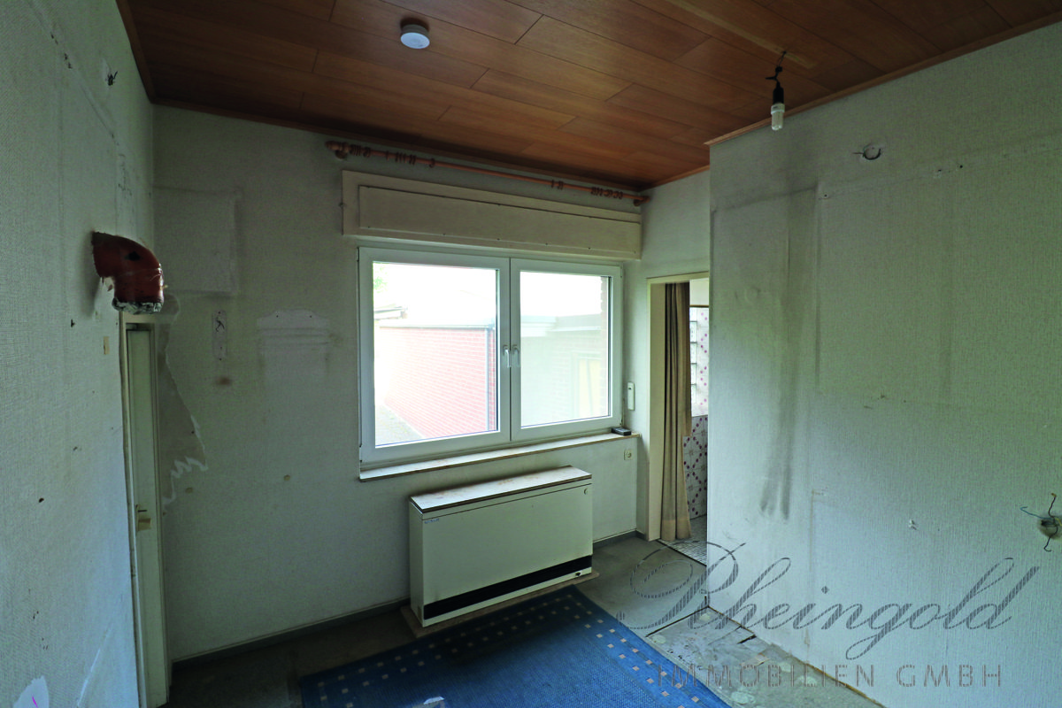 Immobilienangebot - Hürth - Häuser - Ein Haus, viele Möglichkeiten & Potenziale
MFH mit 3 ETW, Generationenwohnen, Eigennutzung, Invest.