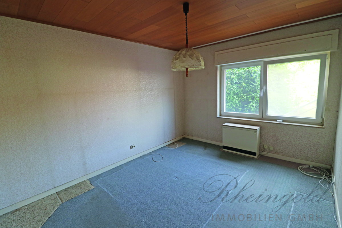 Immobilienangebot - Hürth - Häuser - Ein Haus, viele Möglichkeiten & Potenziale
MFH mit 3 ETW, Generationenwohnen, Eigennutzung, Invest.