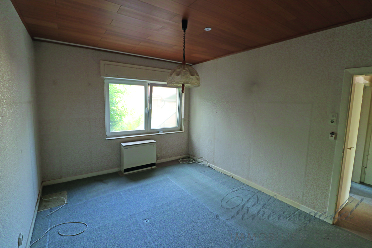 Immobilienangebot - Hürth - Häuser - Ein Haus, viele Möglichkeiten & Potenziale
MFH mit 3 ETW, Generationenwohnen, Eigennutzung, Invest.