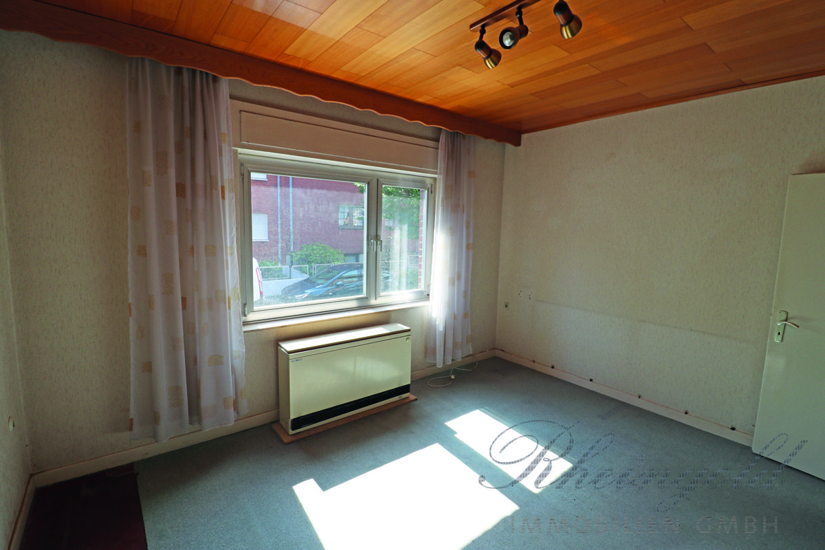 Immobilienangebot - Hürth - Häuser - Ein Haus, viele Möglichkeiten & Potenziale
MFH mit 3 ETW, Generationenwohnen, Eigennutzung, Invest.