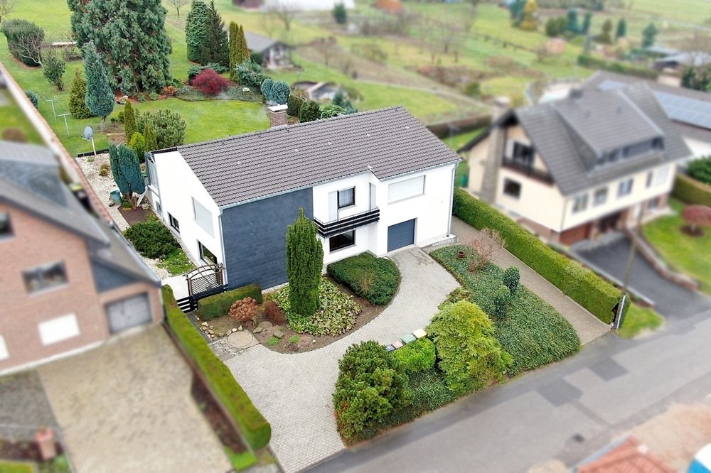 Gütelhöfer Immobilien - Immobilienangebot - Bornheim / Dersdorf - Alle - Gemütliche Einliegerwohnung mit Einbauküche und Terrasse in Bornheim-Dersdorf! Sofort bezugsfrei!