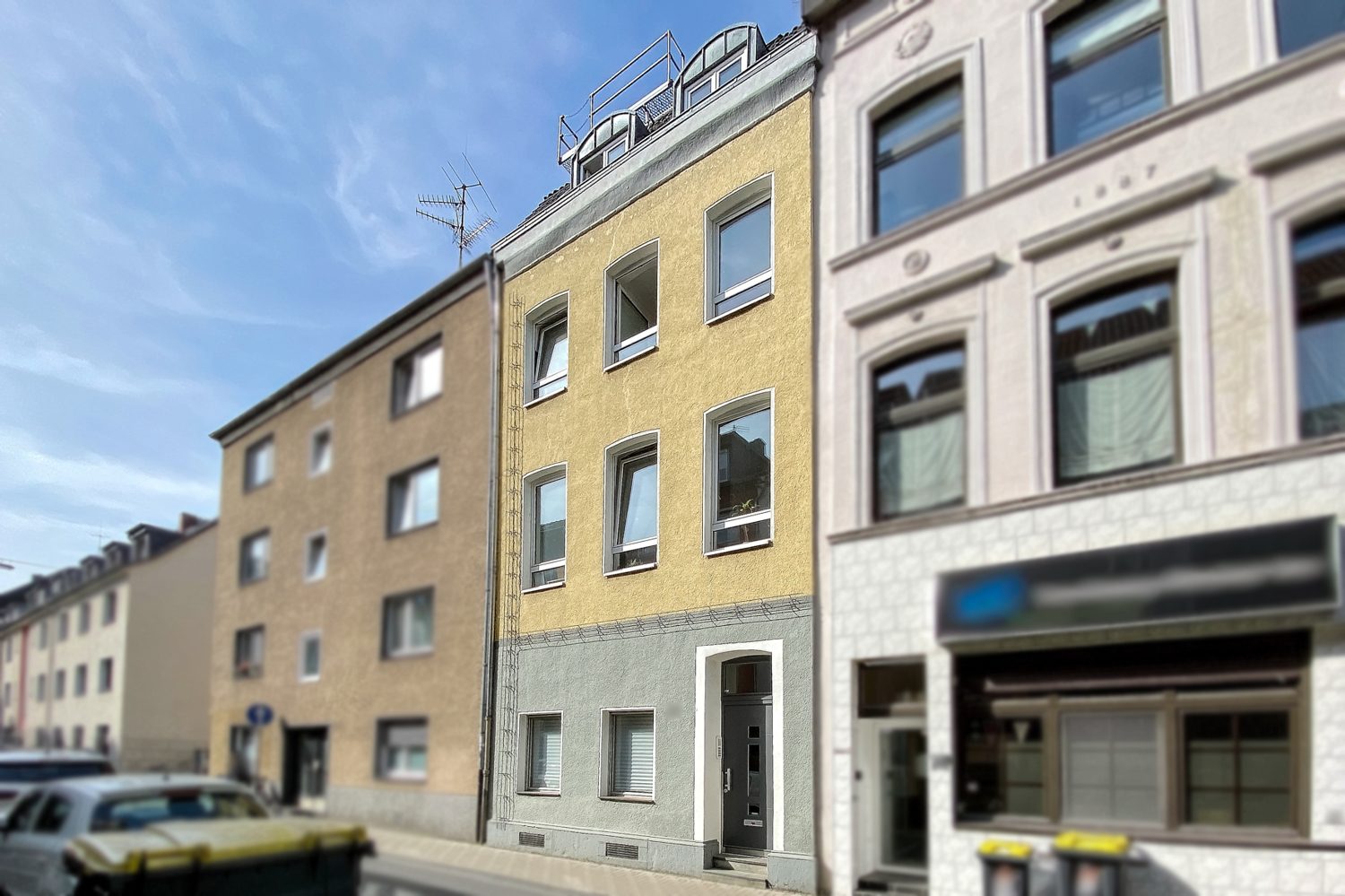 Gebäudeansicht Gütelhöfer Immobilien - Immobilienangebot - Köln / Deutz - Alle - Sicheres Investment! Voll vermietetes 4-Familienhaus in urbaner Lage von Deutz - Gebotsverfahren
