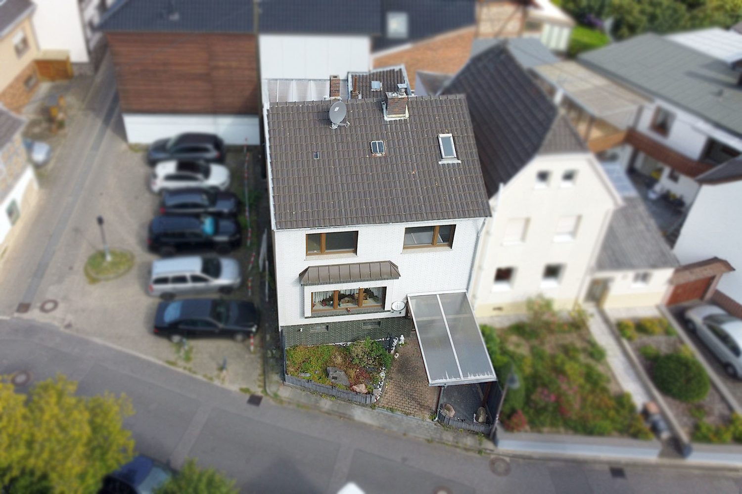 Gebäudeansicht Gütelhöfer Immobilien - Immobilienangebot - Alfter - Alle - Handwerklich begabt? Modernisierungsbedürftiges Zuhause in Top-Lage von Alfter - Gebotsverfahren