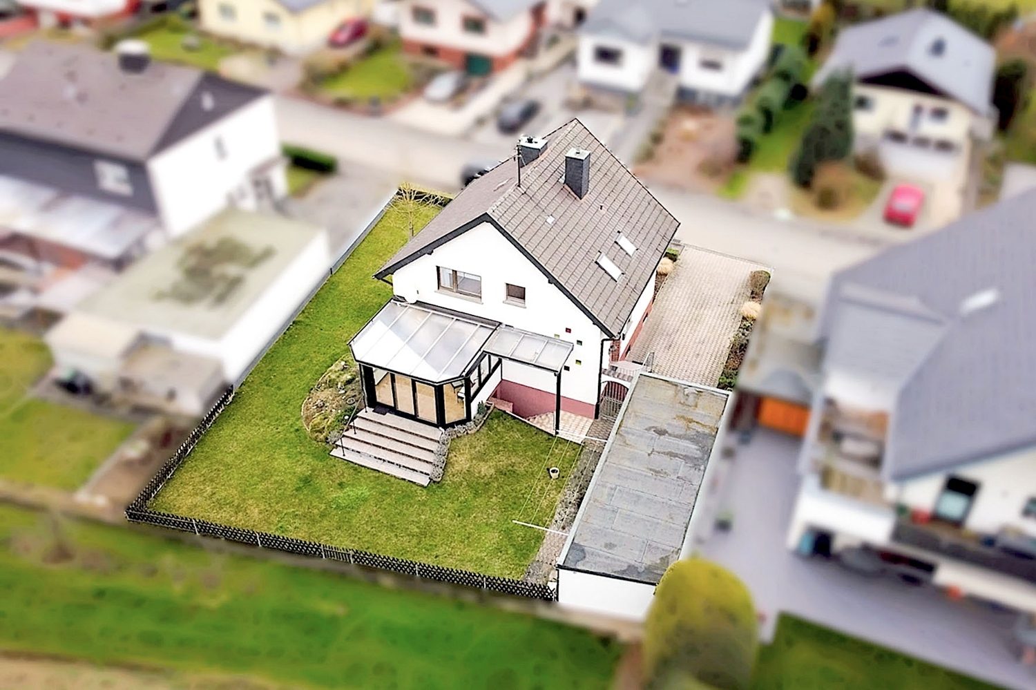 Gütelhöfer Immobilien - Immobilienangebot - Wachtberg / Fritzdorf - Alle - Gemütliches Einfamilienhaus mit Wintergarten und Garage auf Erbpachtgrund in Fritzdorf