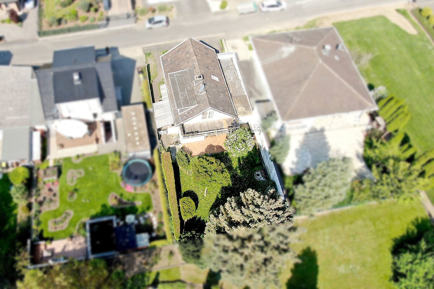 Gütelhöfer Immobilien - Immobilienangebot - Bornheim / Waldorf - Alle - Für die kleine Familie! Bezugsfreies und gemütliches Einfamilienhaus mit Garage, Balkon und Garten