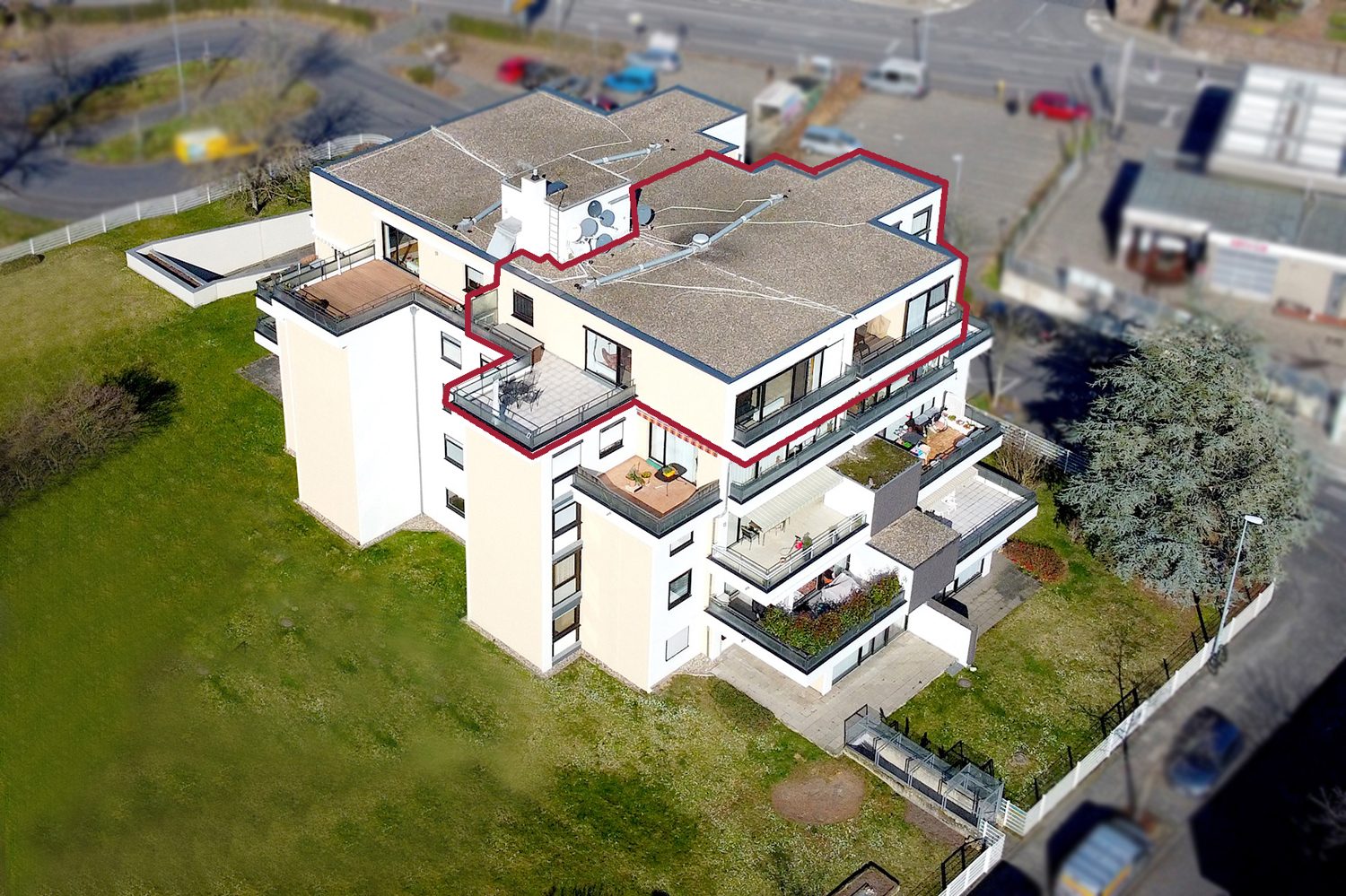 Gütelhöfer Immobilien - Immobilienangebot - Bornheim / Roisdorf - Alle - Traumhafte 202m² XXL-Penthousewohnung mit 3 Balkonen, Aufzug, Einbauküche und Tiefgaragenstellplatz