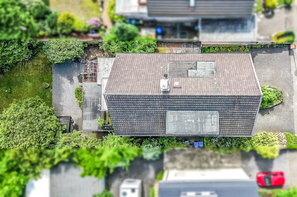 Gütelhöfer Immobilien - Immobilienangebot - Bergisch Gladbach / Gronau - Alle - Kurzfristig bezugsfrei! Dachgeschosswohnung mit Einbauküche, Stellplatz und Balkon in Gronau