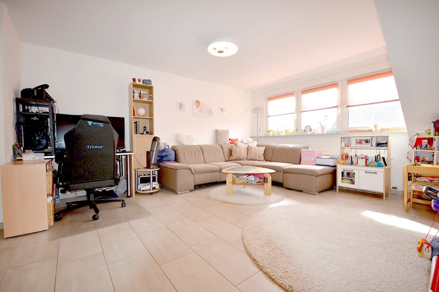 Gütelhöfer Immobilien - Immobilienangebot - Alfter - Alle - Modernisierte Dreiraumwohnung mit Einbauküche und Carport in Alfter! Bezugsfrei ab 01.04!