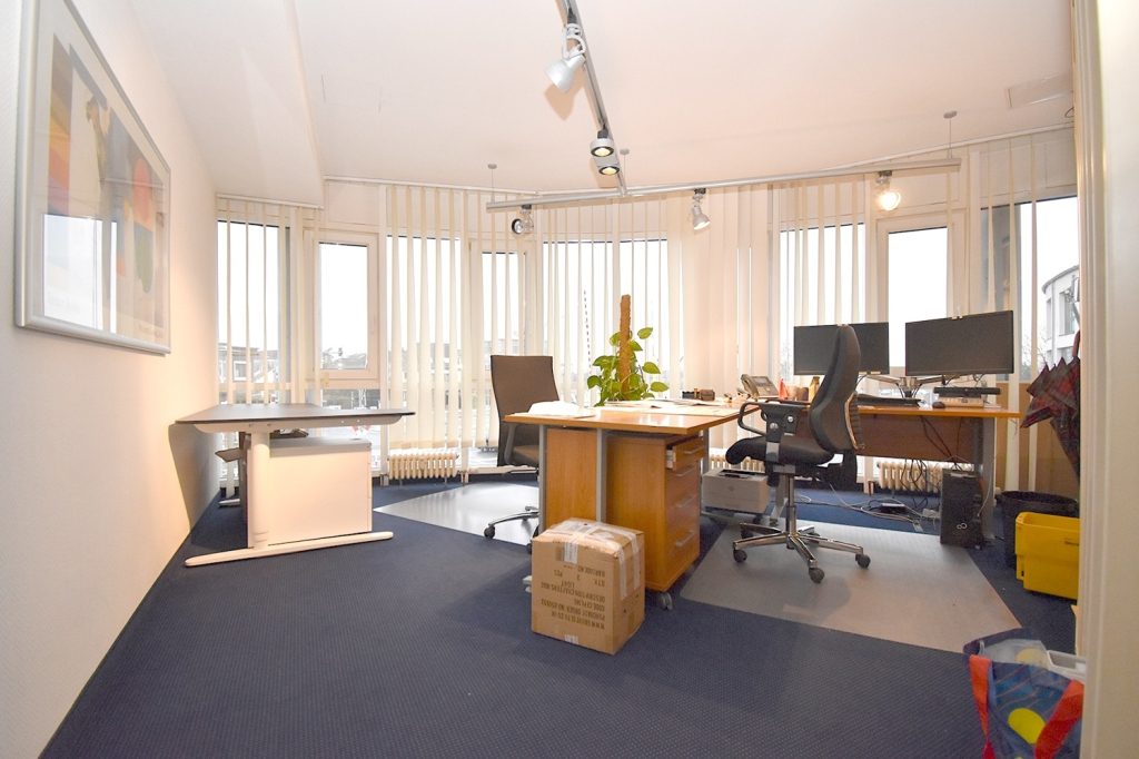 Gütelhöfer Immobilien - Immobilienangebot - Rheinbach - Alle - Attraktive Bürofläche in zentraler Innenstadtlage mit Bahnanschluss und optionalen Kfz-Stellplätzen