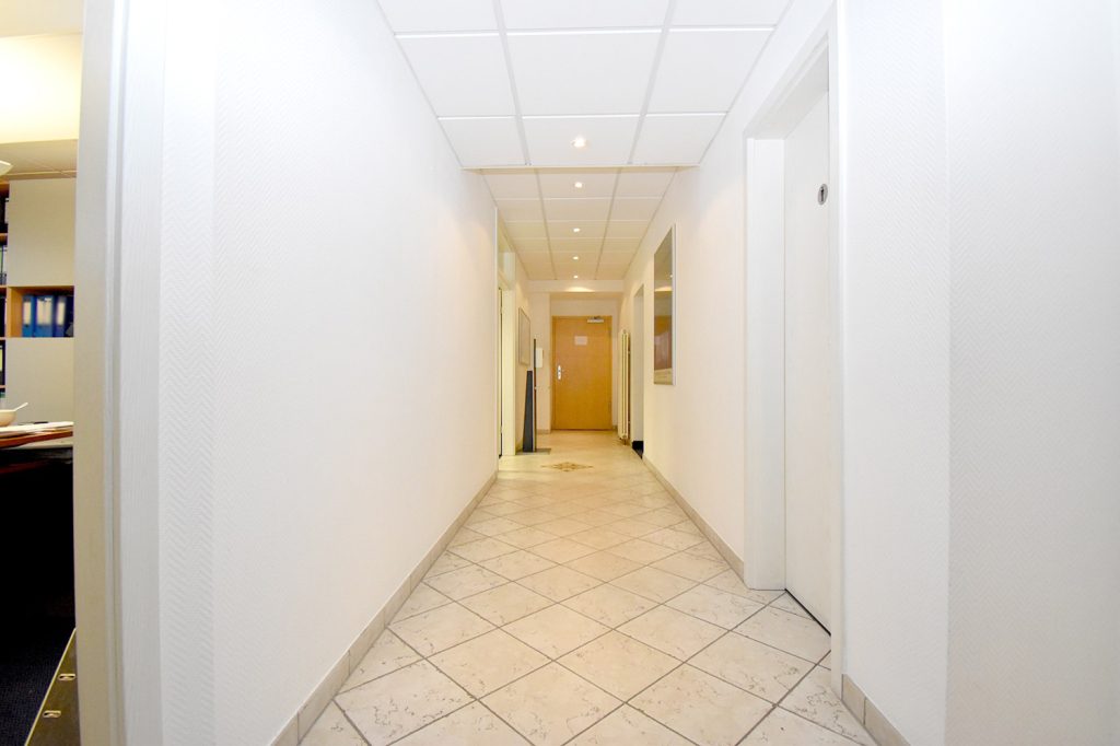 Gütelhöfer Immobilien - Immobilienangebot - Rheinbach - Alle - Attraktive Bürofläche in zentraler Innenstadtlage mit Bahnanschluss und optionalen Kfz-Stellplätzen