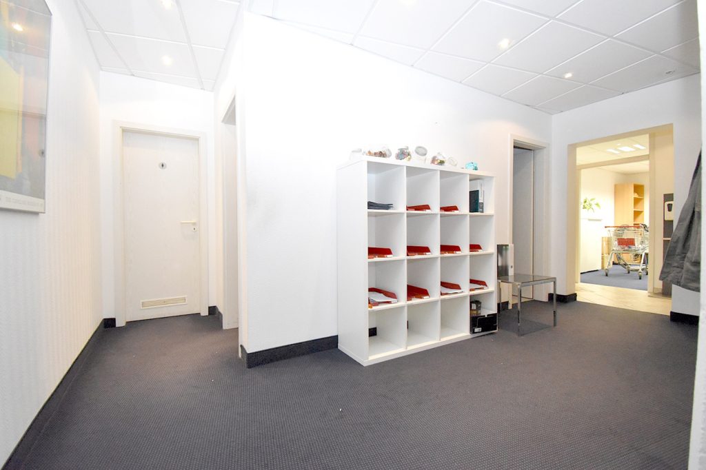Gütelhöfer Immobilien - Immobilienangebot - Rheinbach - Alle - Attraktive Bürofläche in zentraler Innenstadtlage mit Bahnanschluss und optionalen Kfz-Stellplätzen