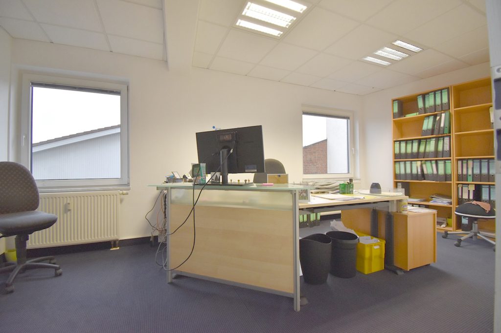Gütelhöfer Immobilien - Immobilienangebot - Rheinbach - Alle - Attraktive Bürofläche in zentraler Innenstadtlage mit Bahnanschluss und optionalen Kfz-Stellplätzen