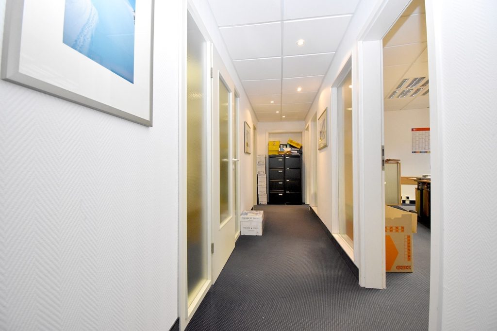 Gütelhöfer Immobilien - Immobilienangebot - Rheinbach - Alle - Attraktive Bürofläche in zentraler Innenstadtlage mit Bahnanschluss und optionalen Kfz-Stellplätzen