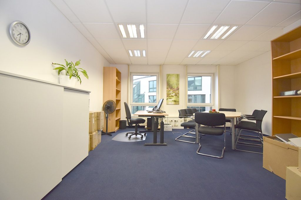 Gütelhöfer Immobilien - Immobilienangebot - Rheinbach - Alle - Attraktive Bürofläche in zentraler Innenstadtlage mit Bahnanschluss und optionalen Kfz-Stellplätzen