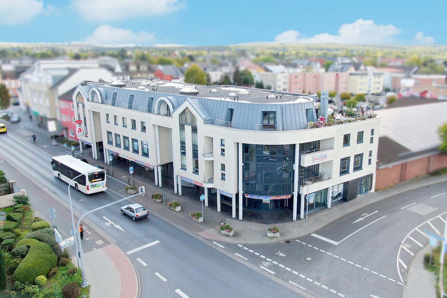 Gütelhöfer Immobilien - Immobilienangebot - Rheinbach - Alle - Attraktive Bürofläche in zentraler Innenstadtlage mit Bahnanschluss und optionalen Kfz-Stellplätzen
