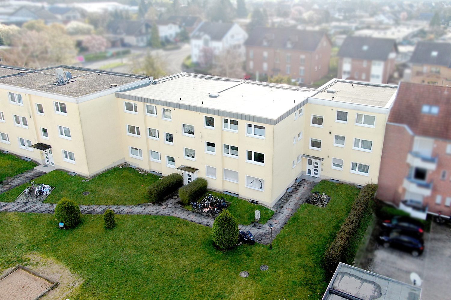 Gütelhöfer Immobilien - Immobilienangebot - Swisttal / Heimerzheim - Alle - Bezugsfreie Erdgeschosswohnung mit Balkon, Einbauküche, Gäste-WC und Kfz-Stellplatz in Heimerzheim
