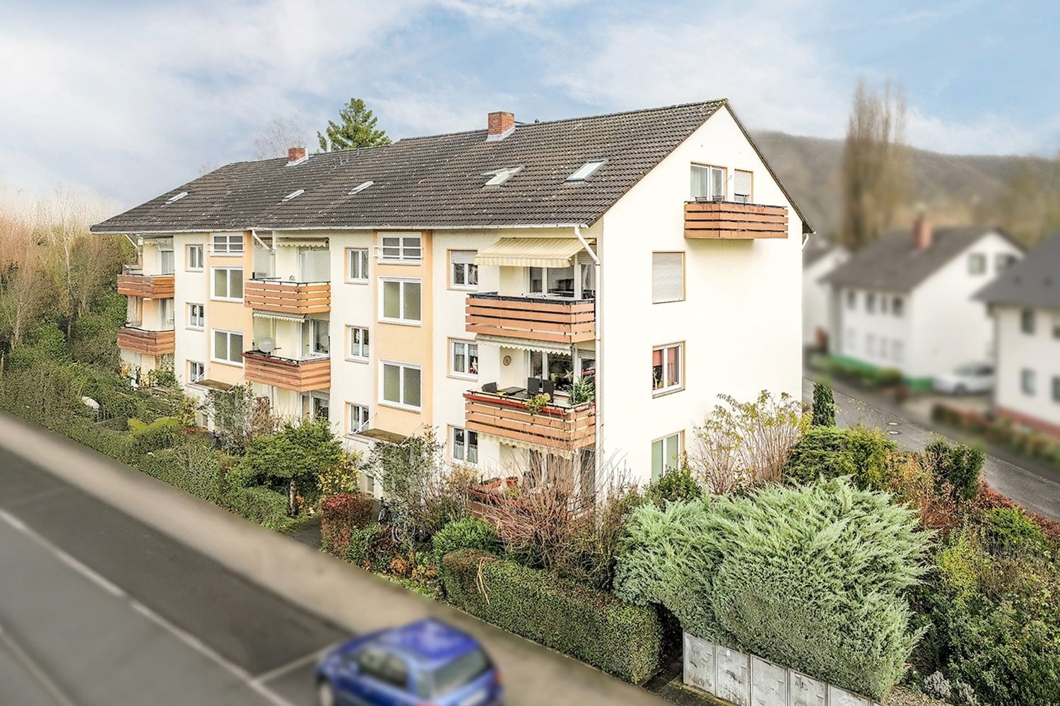 Gütelhöfer Immobilien - Immobilienangebot - Remagen - Alle - Für Kapitalanleger! Solide vermietete 4-Zimmerwohnung mit Balkon und Garage in Remagen