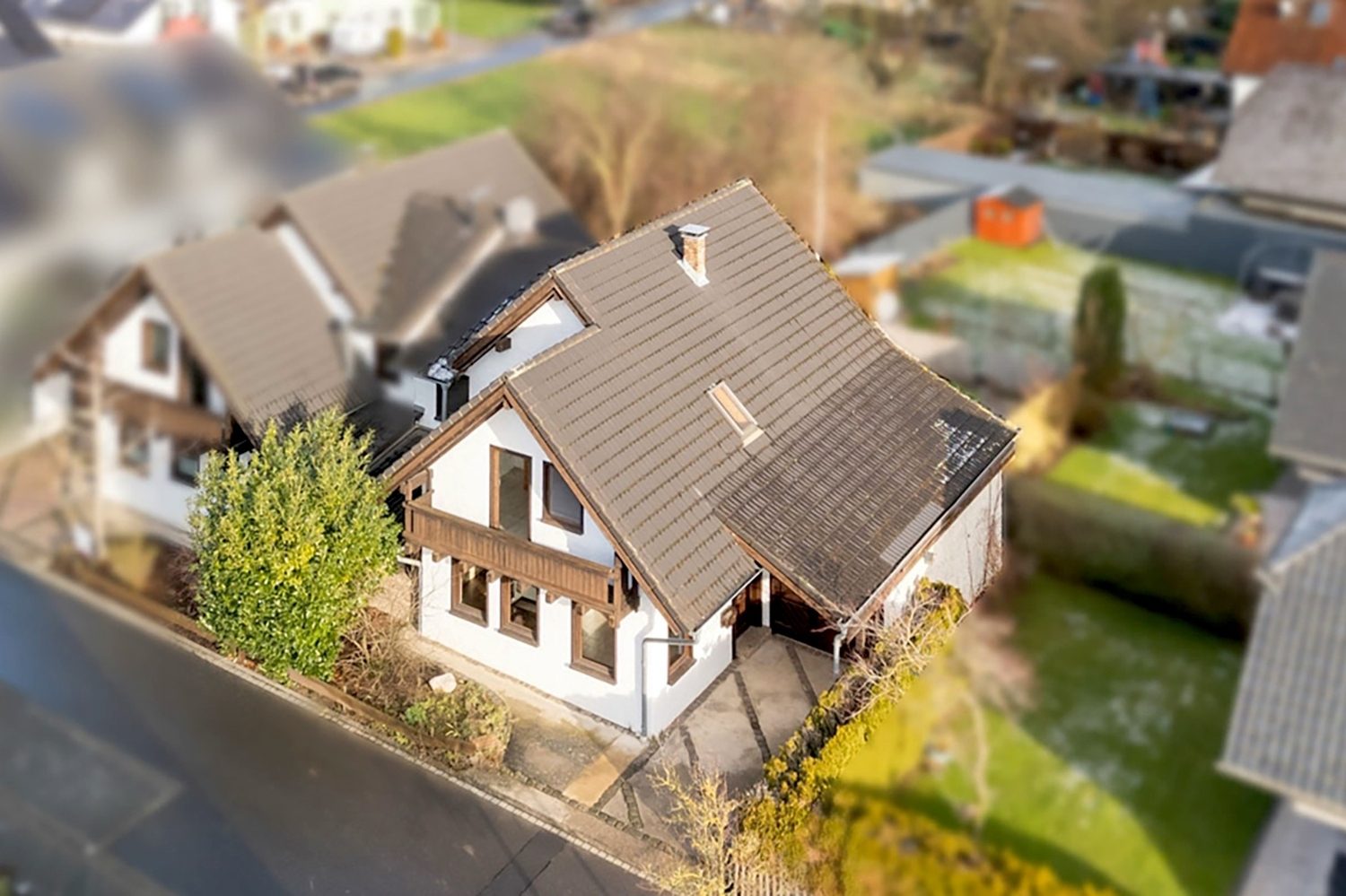 Titelbild Gütelhöfer Immobilien - Immobilienangebot - Wachtberg / Fritzdorf - Alle - Für die kleine Familie! Bezugsfreie Doppelhaushälfte mit Garage und Einbauküche in ruhiger Wohnlage