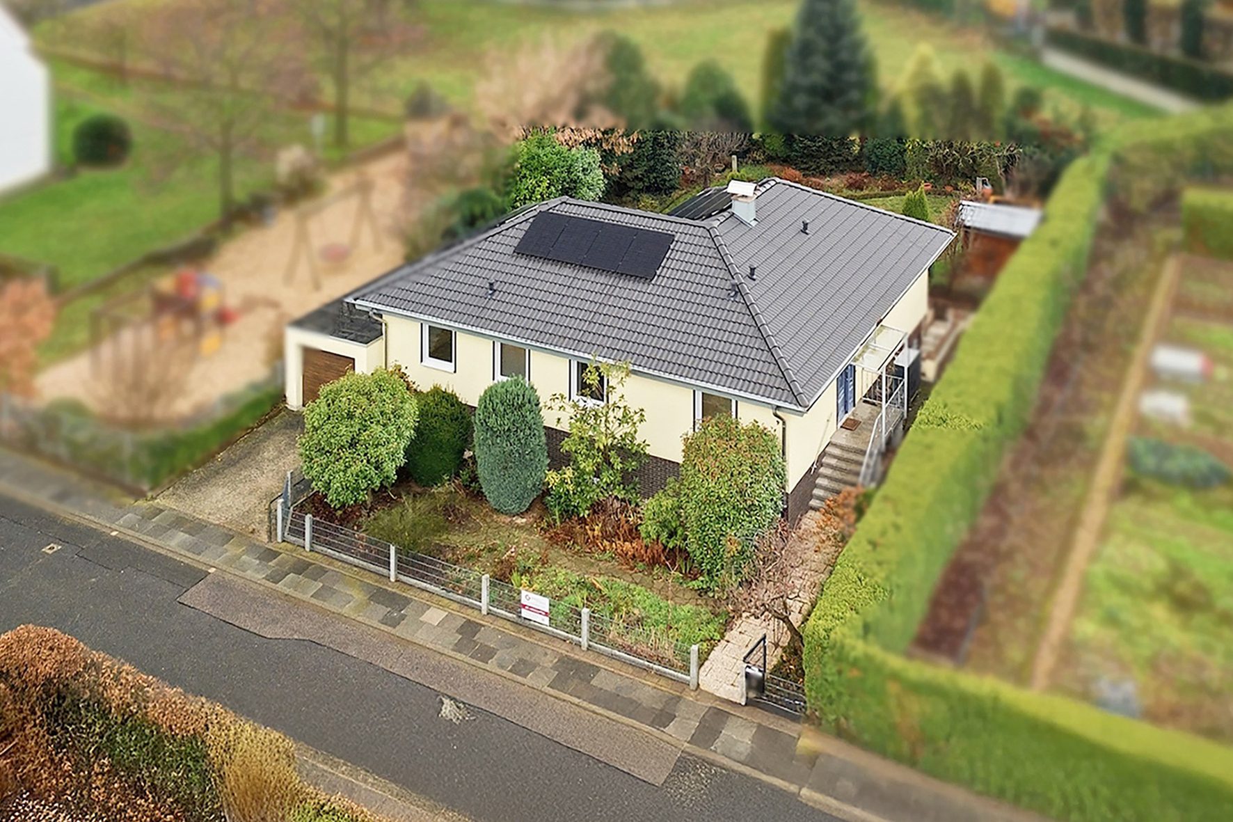 Gütelhöfer Immobilien - Immobilienangebot - Rheinbach / Merzbach - Alle - Familientraum! Energetisch modernisiertes Einfamilienhaus mit Wärmepumpe und Photovoltaikanlage