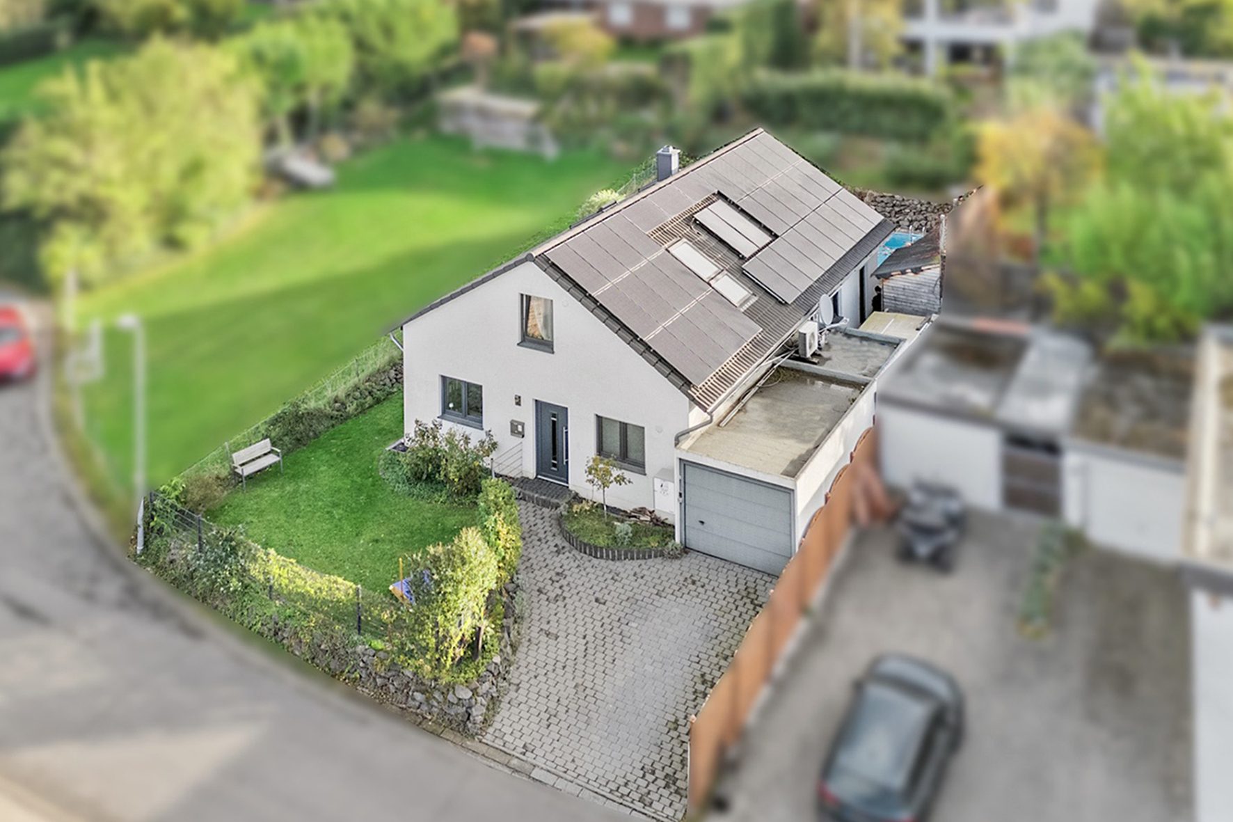 Gütelhöfer Immobilien - Immobilienangebot - Swisttal / Heimerzheim - Alle - NEUER PREIS! Energieeffizientes KfW-55-Haus mit Garage, Einbauküche, Sauna und Pool in Heimerzheim