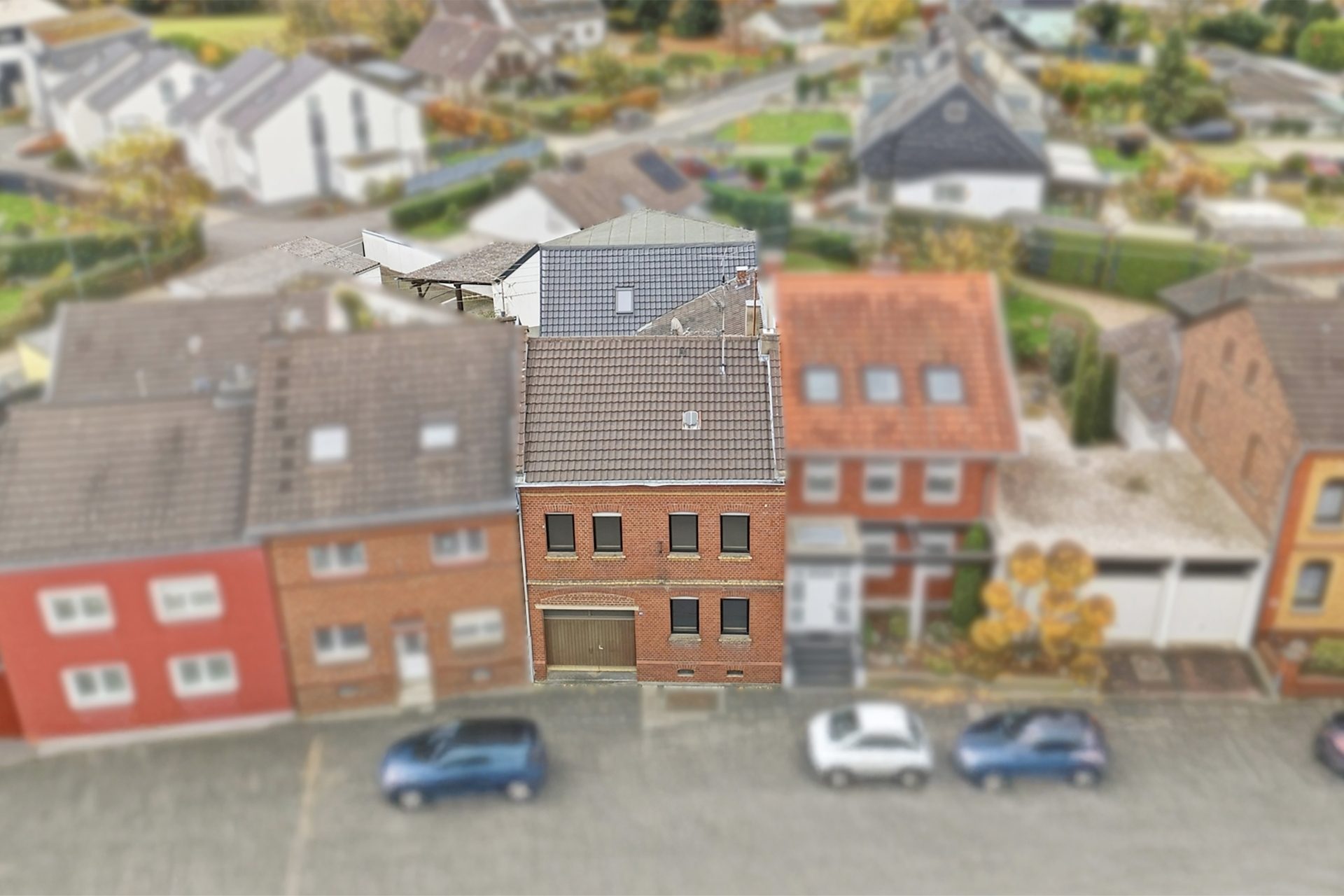 Gütelhöfer Immobilien - Immobilienangebot - Alfter / Witterschlick - Alle - Gemütliches Einfamilienhaus mit separater Zufahrt, Unterständen und Garage in Witterschlick