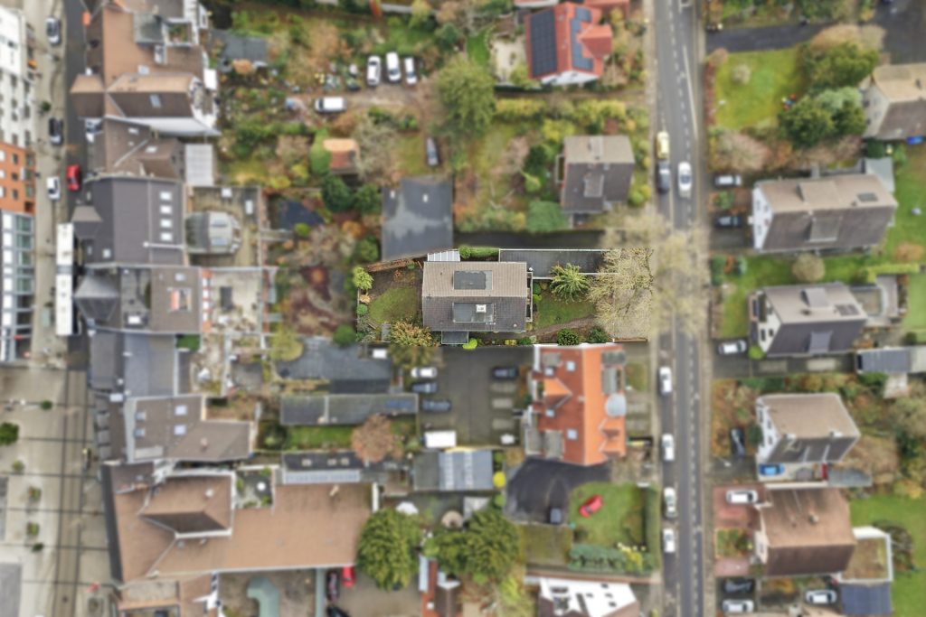Gütelhöfer Immobilien - Immobilienangebot - Meckenheim - Alle - Multifunktionales Ein- oder Mehrfamilienhaus mit ehemaliger Praxis und viel Potenzial in Top-Lage
