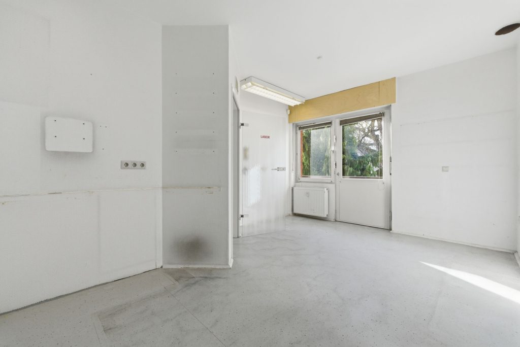 Gütelhöfer Immobilien - Immobilienangebot - Meckenheim - Alle - Multifunktionales Ein- oder Mehrfamilienhaus mit ehemaliger Praxis und viel Potenzial in Top-Lage