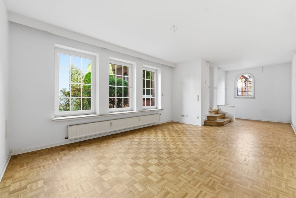 Gütelhöfer Immobilien - Immobilienangebot - Meckenheim - Alle - Multifunktionales Ein- oder Mehrfamilienhaus mit ehemaliger Praxis und viel Potenzial in Top-Lage