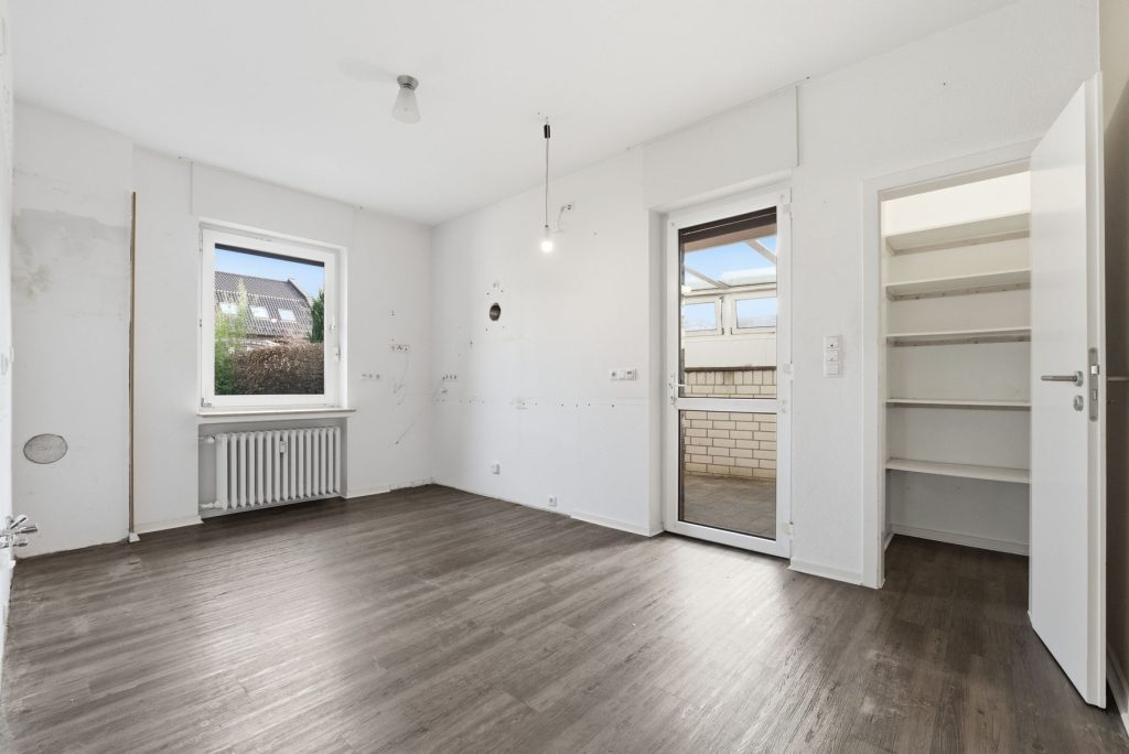 Gütelhöfer Immobilien - Immobilienangebot - Meckenheim - Alle - Multifunktionales Ein- oder Mehrfamilienhaus mit ehemaliger Praxis und viel Potenzial in Top-Lage