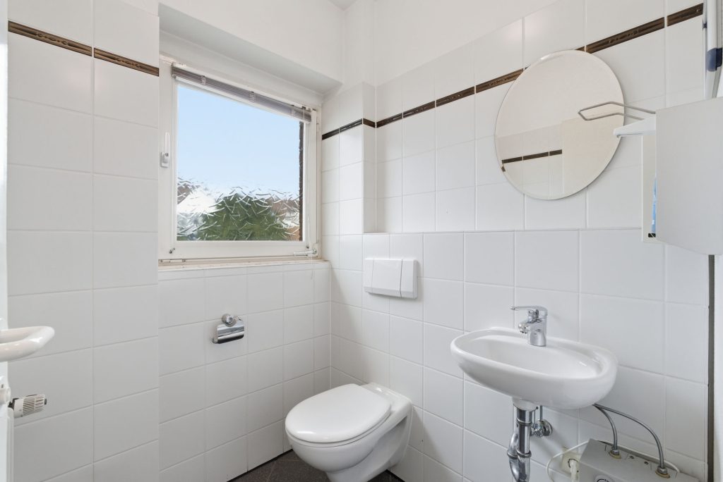 Gütelhöfer Immobilien - Immobilienangebot - Meckenheim - Alle - Multifunktionales Ein- oder Mehrfamilienhaus mit ehemaliger Praxis und viel Potenzial in Top-Lage